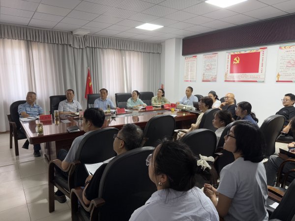 市委史志室召开理论学习中心组学习（扩
