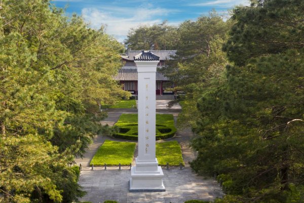 大别山烈士陵园革命烈士纪念碑